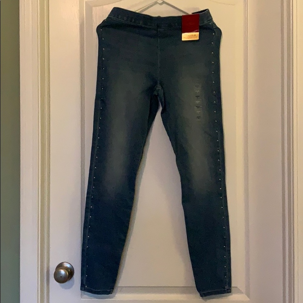 JLo Jeggings with side stud detail